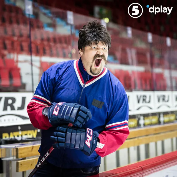 Sami Hedberg jääkiekkoilijan roolissa Dplay-ohjelmassa